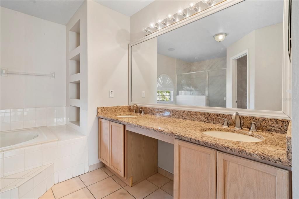 На продажу: $465,000 (4 спален, 2 ванн, 2778 Квадратных фут)