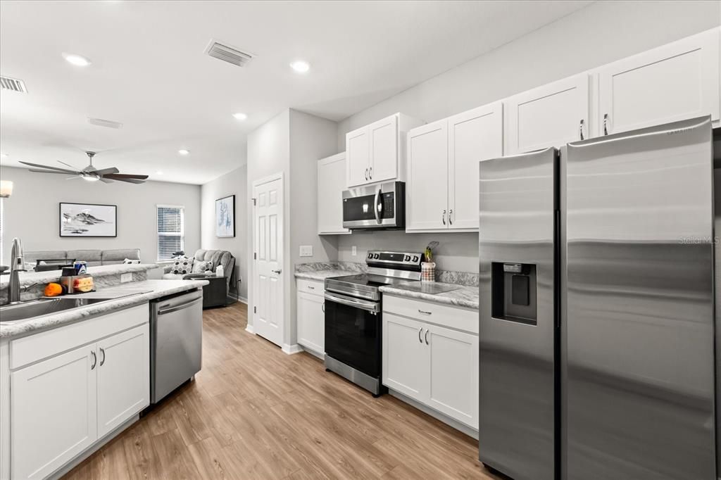 En Venta: $387,000 (4 camas, 3 baños, 2487 Pies cuadrados)