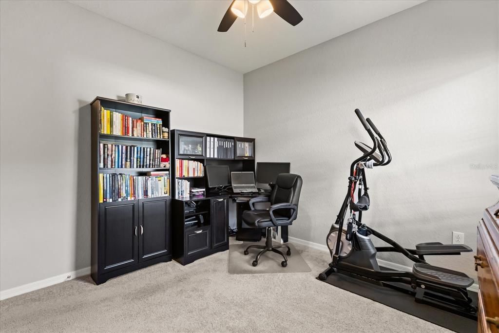 En Venta: $387,000 (4 camas, 3 baños, 2487 Pies cuadrados)