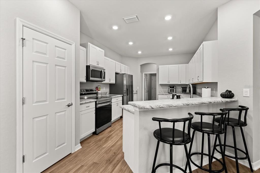 En Venta: $387,000 (4 camas, 3 baños, 2487 Pies cuadrados)