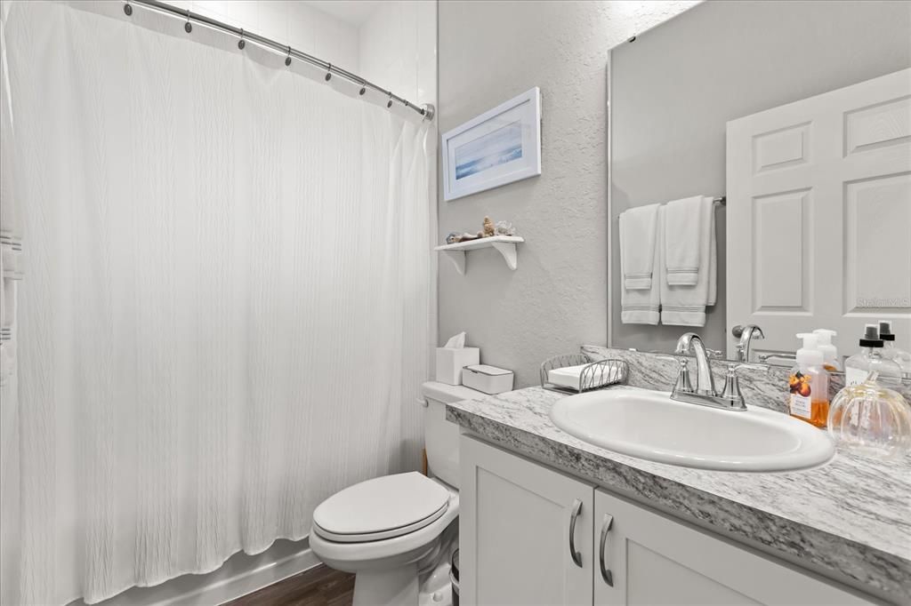 En Venta: $387,000 (4 camas, 3 baños, 2487 Pies cuadrados)