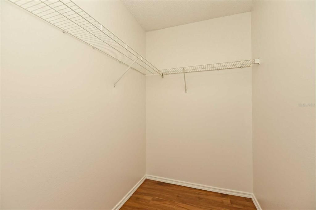 Под контрактом: $1,950 (3 спален, 2 ванн, 1370 Квадратных фут)