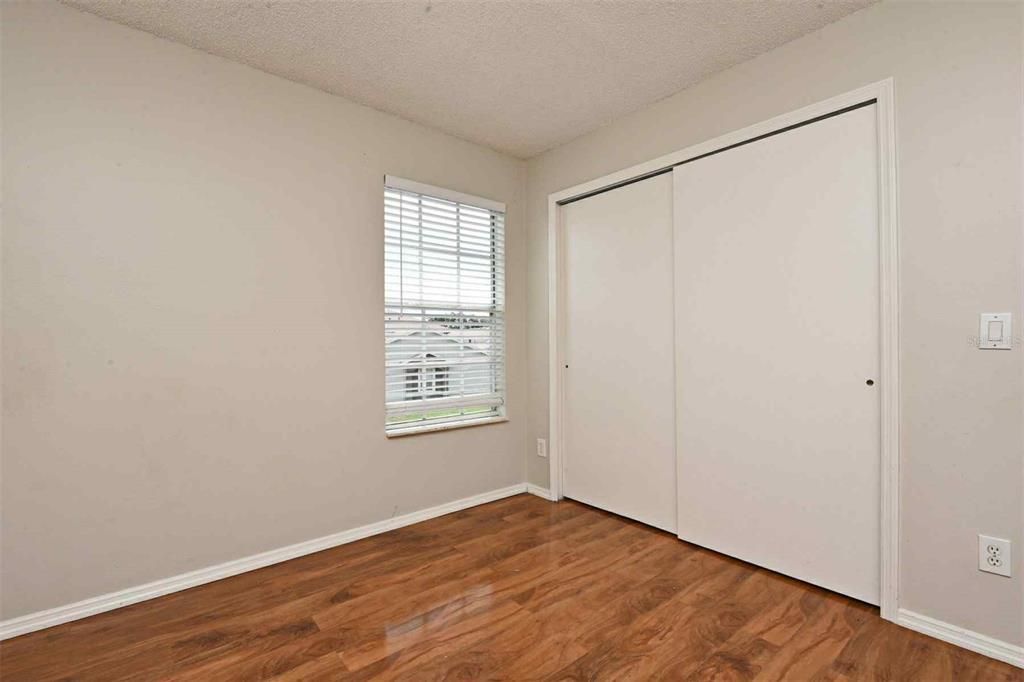 Под контрактом: $1,950 (3 спален, 2 ванн, 1370 Квадратных фут)