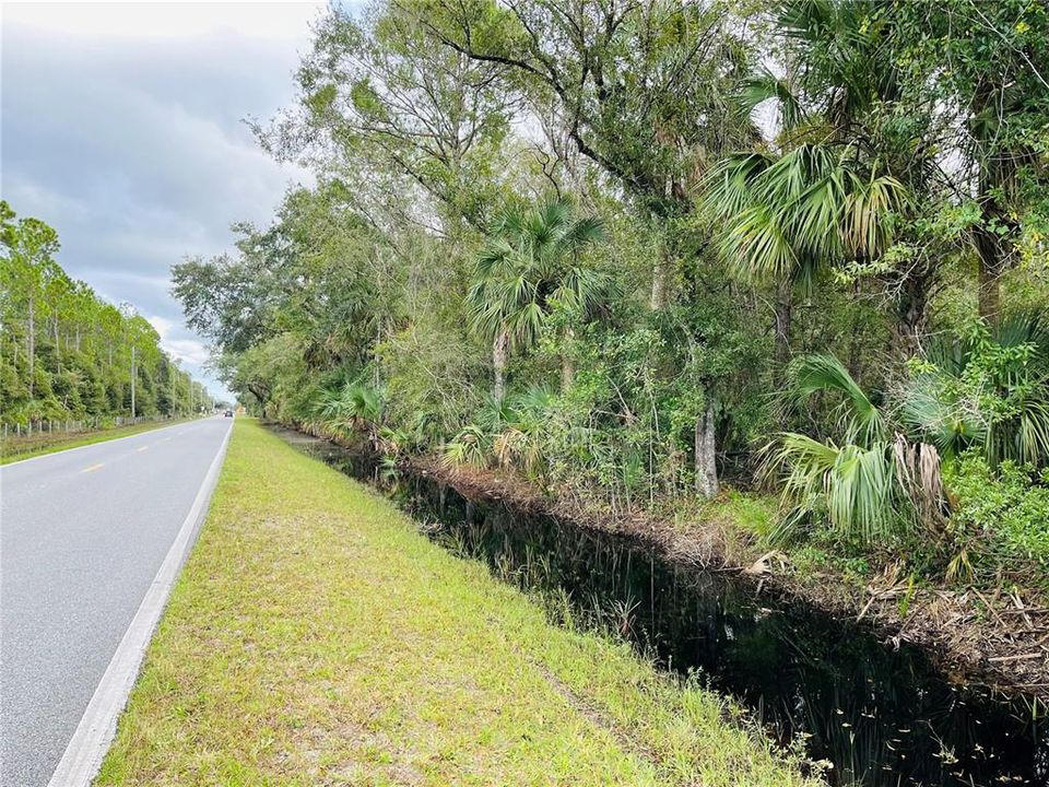 待售: $1,750,000 (10.80 acres)