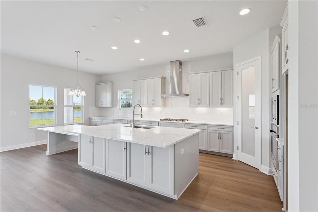 Active With Contract: $824,990 (5 beds, 4 baths, 3528 Square Feet)