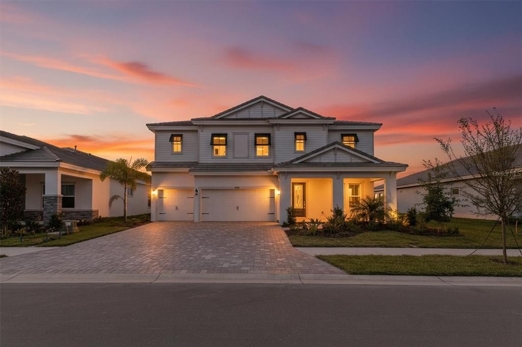 Active With Contract: $824,990 (5 beds, 4 baths, 3528 Square Feet)