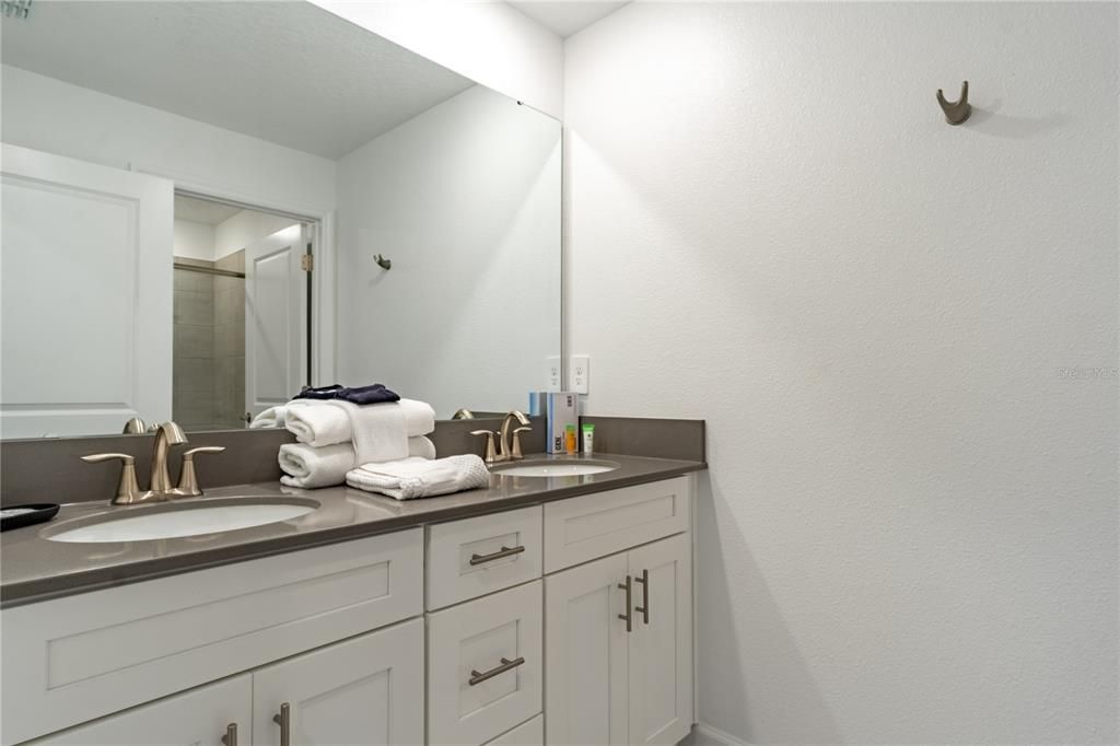 For Sale: $590,000 (4 beds, 3 baths, 1902 Square Feet)