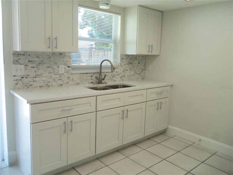 待售: $319,900 (2 贝兹, 2 浴室, 1000 平方英尺)