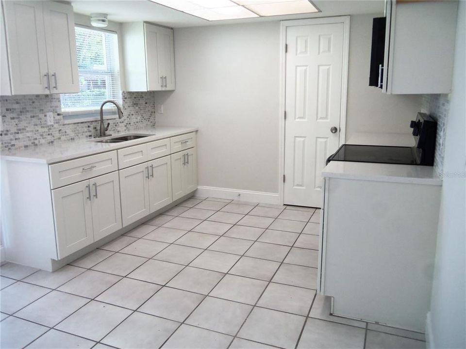 待售: $319,900 (2 贝兹, 2 浴室, 1000 平方英尺)