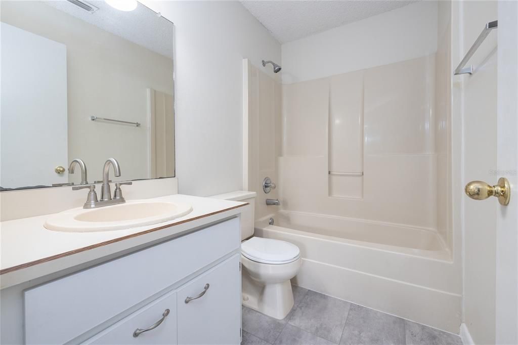 En Venta: $175,000 (2 camas, 2 baños, 905 Pies cuadrados)