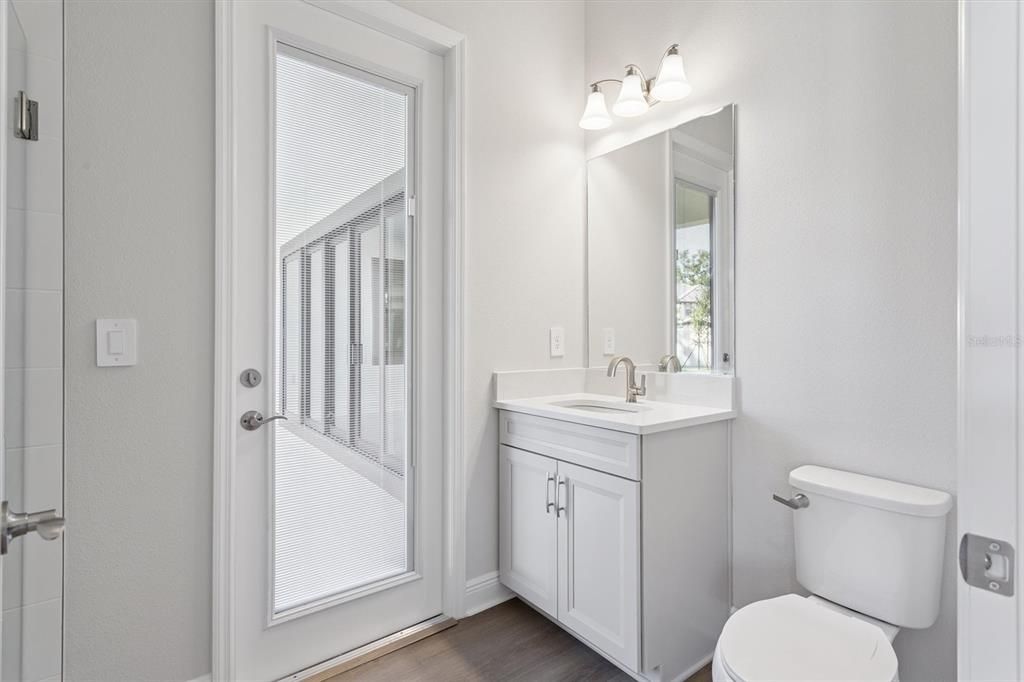 Activo con contrato: $798,990 (4 camas, 3 baños, 3182 Pies cuadrados)