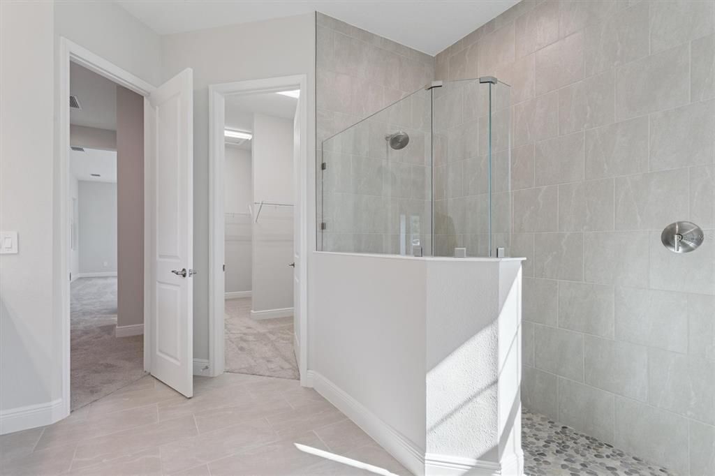 Activo con contrato: $798,990 (4 camas, 3 baños, 3182 Pies cuadrados)