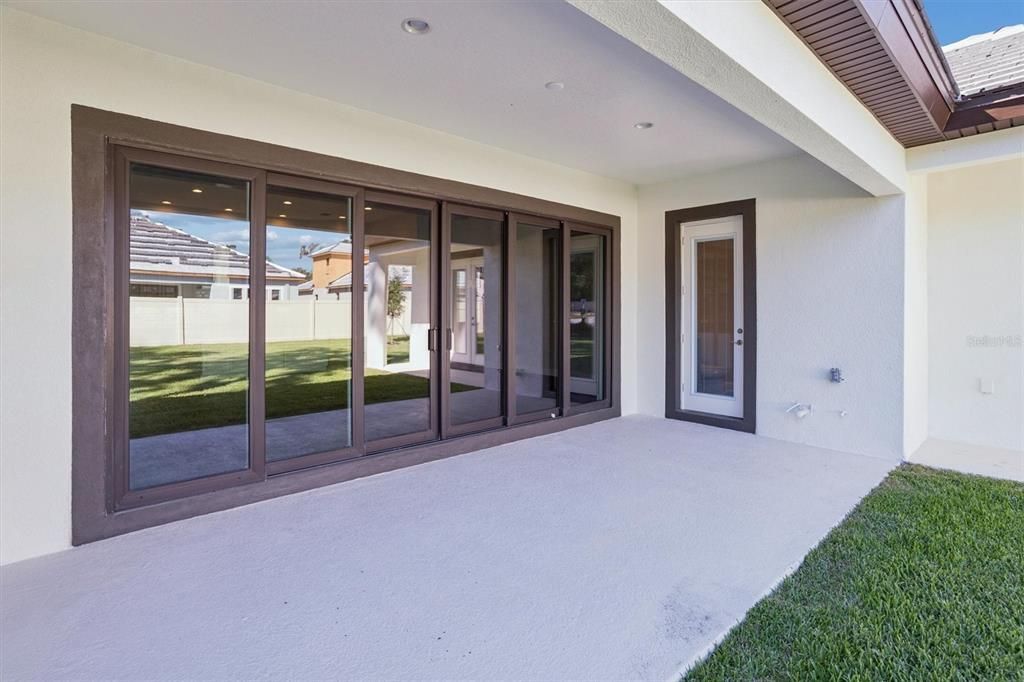 Activo con contrato: $798,990 (4 camas, 3 baños, 3182 Pies cuadrados)