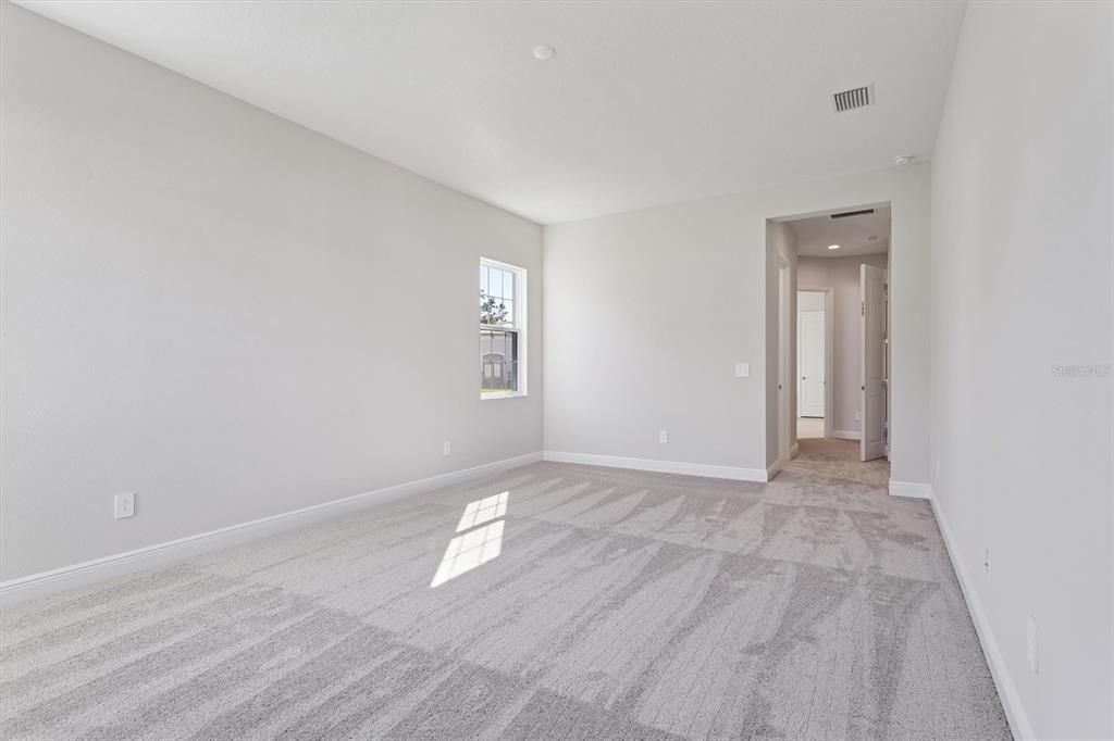 Activo con contrato: $798,990 (4 camas, 3 baños, 3182 Pies cuadrados)