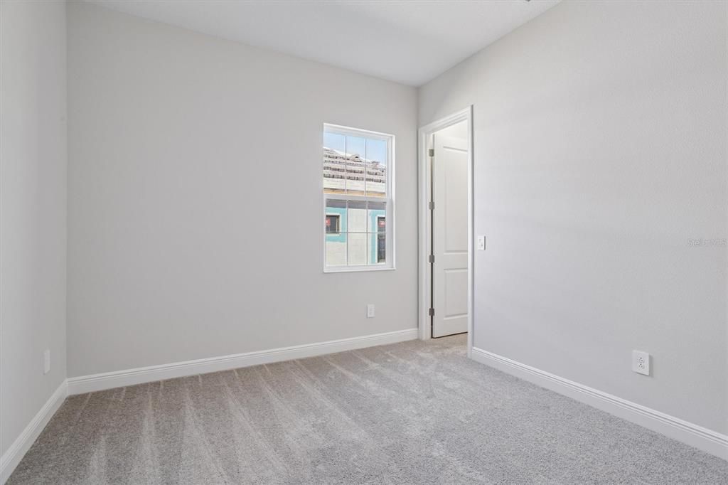 Activo con contrato: $798,990 (4 camas, 3 baños, 3182 Pies cuadrados)