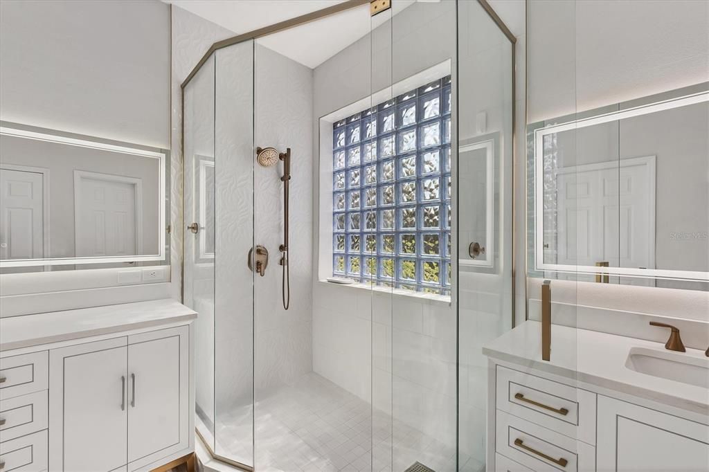 En Renta: $6,500 (3 camas, 2 baños, 2131 Pies cuadrados)