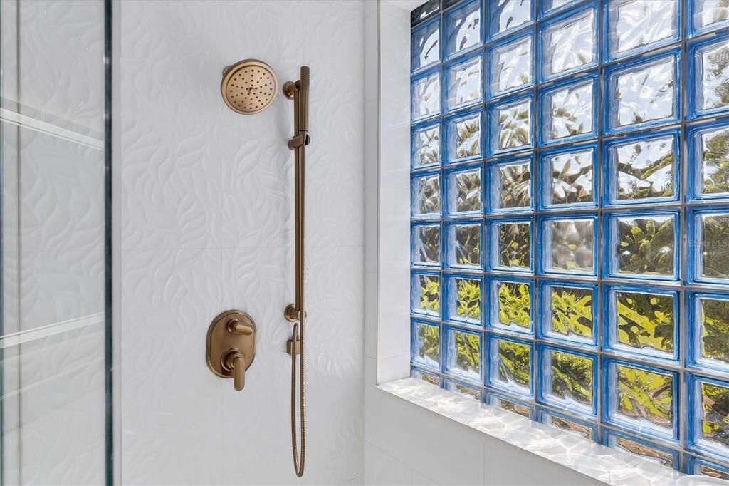 En Renta: $6,500 (3 camas, 2 baños, 2131 Pies cuadrados)