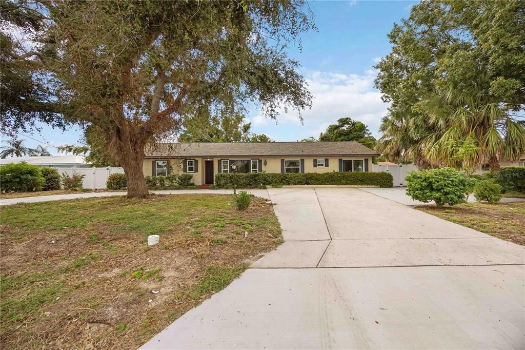 Недавно продано: $449,000 (4 спален, 3 ванн, 1821 Квадратных фут)