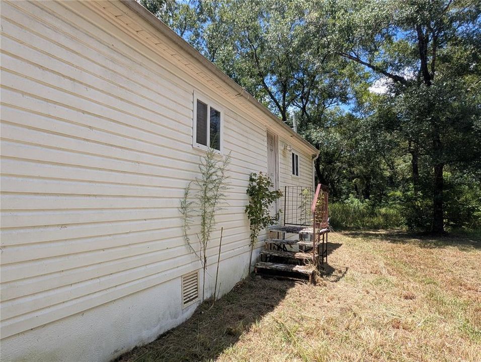 Active With Contract: $164,900 (5 beds, 3 baths, 2052 Square Feet)