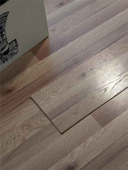 Active With Contract: $164,900 (5 beds, 3 baths, 2052 Square Feet)