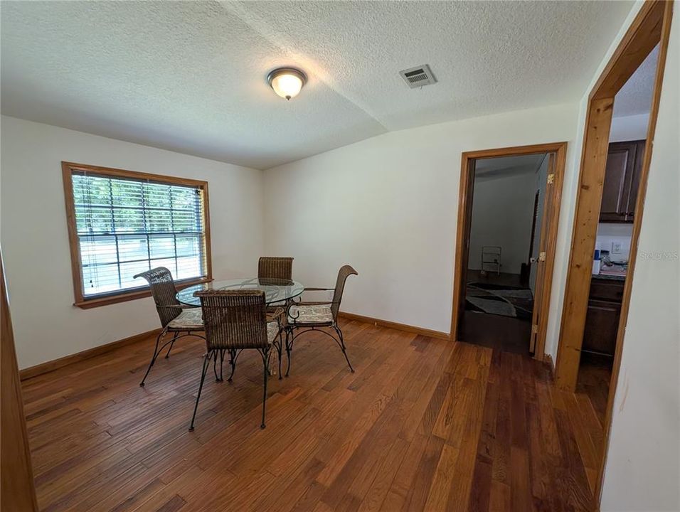 Active With Contract: $164,900 (5 beds, 3 baths, 2052 Square Feet)