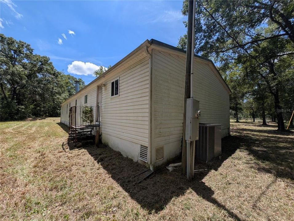 Active With Contract: $164,900 (5 beds, 3 baths, 2052 Square Feet)