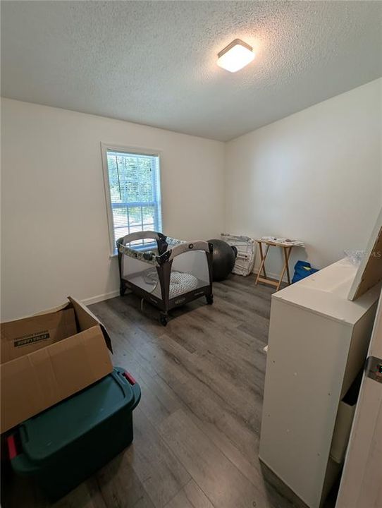 Active With Contract: $164,900 (5 beds, 3 baths, 2052 Square Feet)