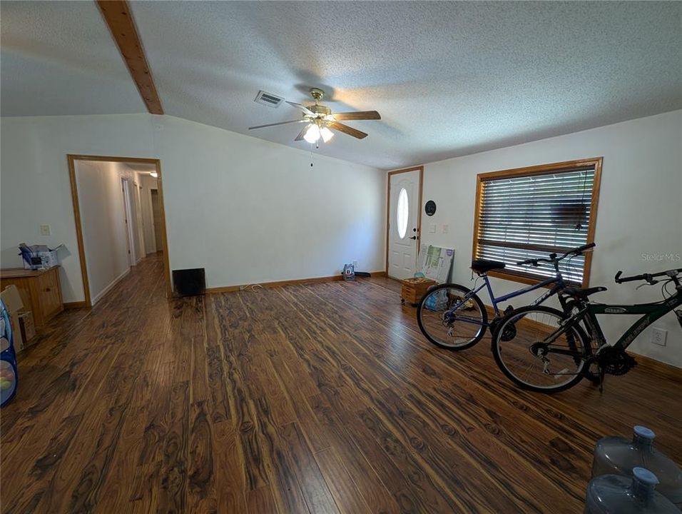 Active With Contract: $164,900 (5 beds, 3 baths, 2052 Square Feet)