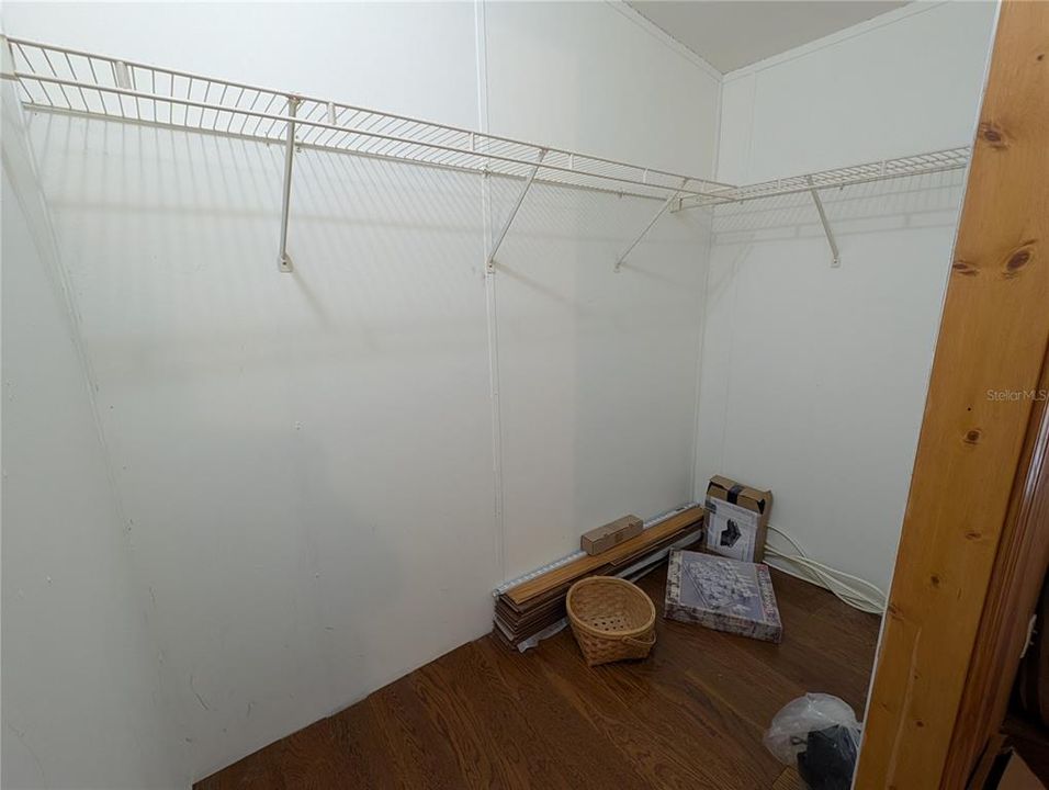 Active With Contract: $164,900 (5 beds, 3 baths, 2052 Square Feet)