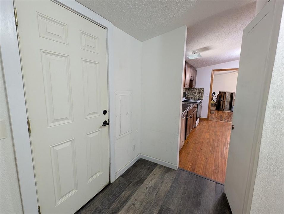 Active With Contract: $164,900 (5 beds, 3 baths, 2052 Square Feet)