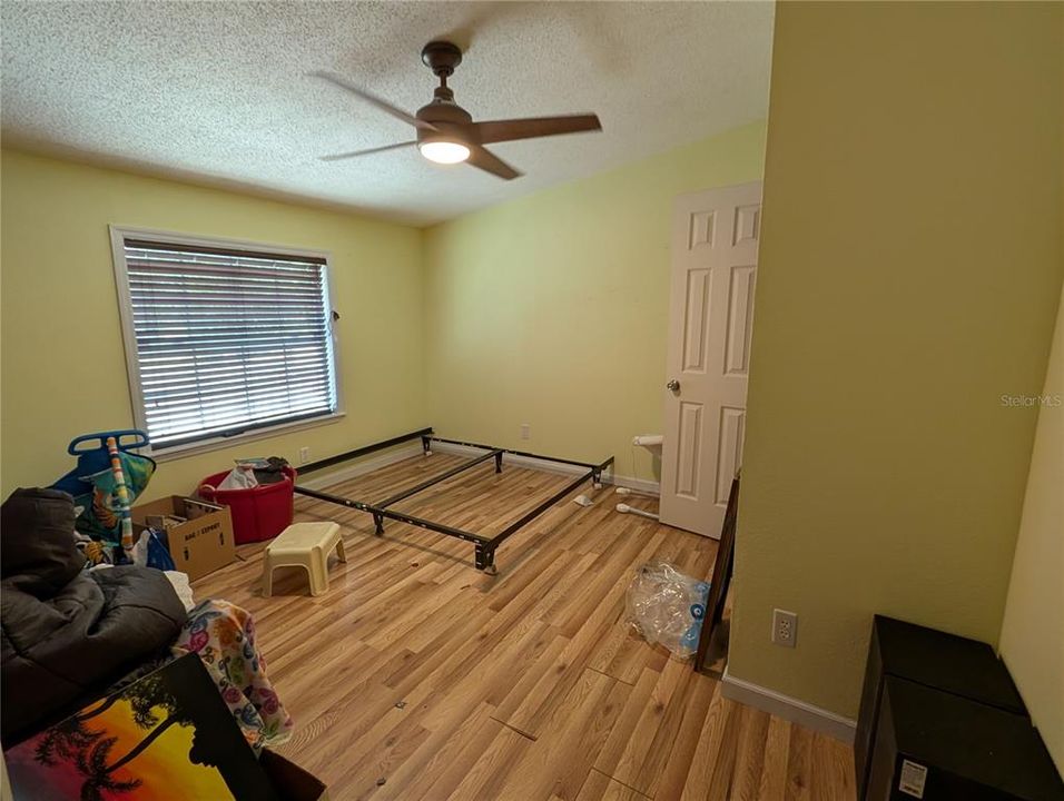 Active With Contract: $164,900 (5 beds, 3 baths, 2052 Square Feet)