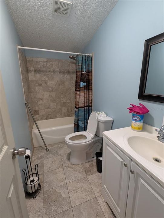 Active With Contract: $164,900 (5 beds, 3 baths, 2052 Square Feet)