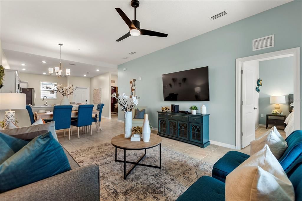 For Sale: $340,000 (2 beds, 2 baths, 1194 Square Feet)