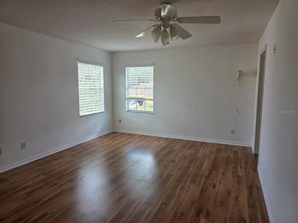 合同活跃: $665,000 (4 贝兹, 3 浴室, 3310 平方英尺)