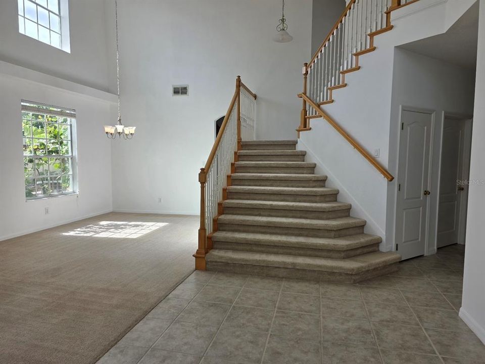 合同活跃: $665,000 (4 贝兹, 3 浴室, 3310 平方英尺)