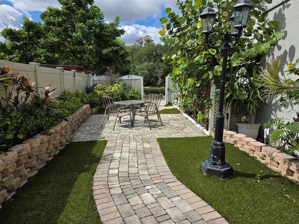 合同活跃: $665,000 (4 贝兹, 3 浴室, 3310 平方英尺)