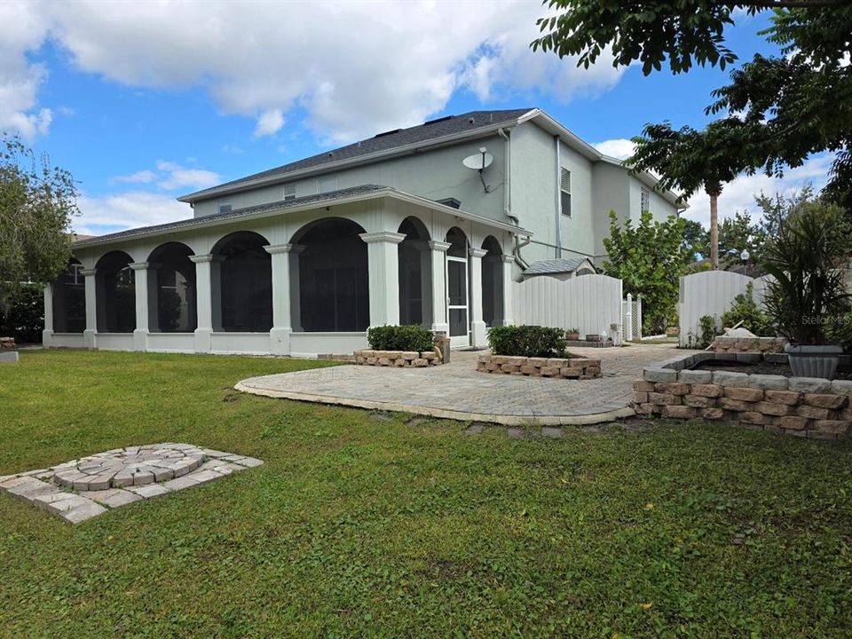 合同活跃: $665,000 (4 贝兹, 3 浴室, 3310 平方英尺)