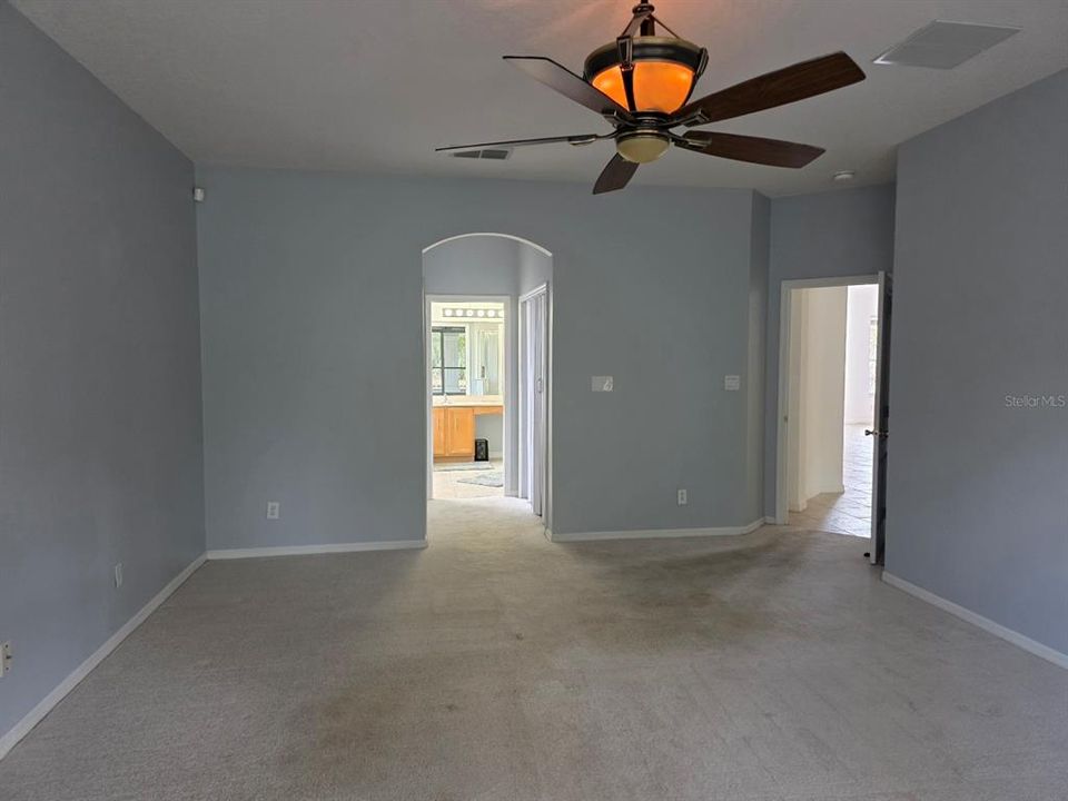 合同活跃: $665,000 (4 贝兹, 3 浴室, 3310 平方英尺)