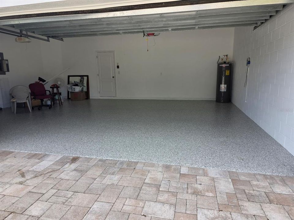 合同活跃: $665,000 (4 贝兹, 3 浴室, 3310 平方英尺)