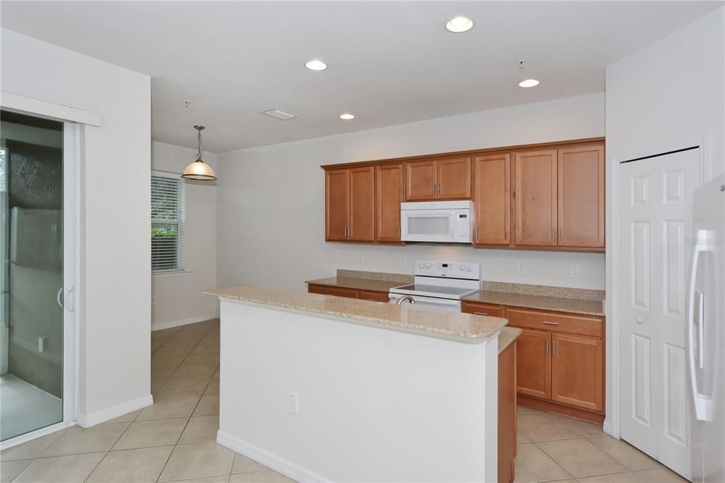 В аренду: $2,250 (3 спален, 2 ванн, 1776 Квадратных фут)