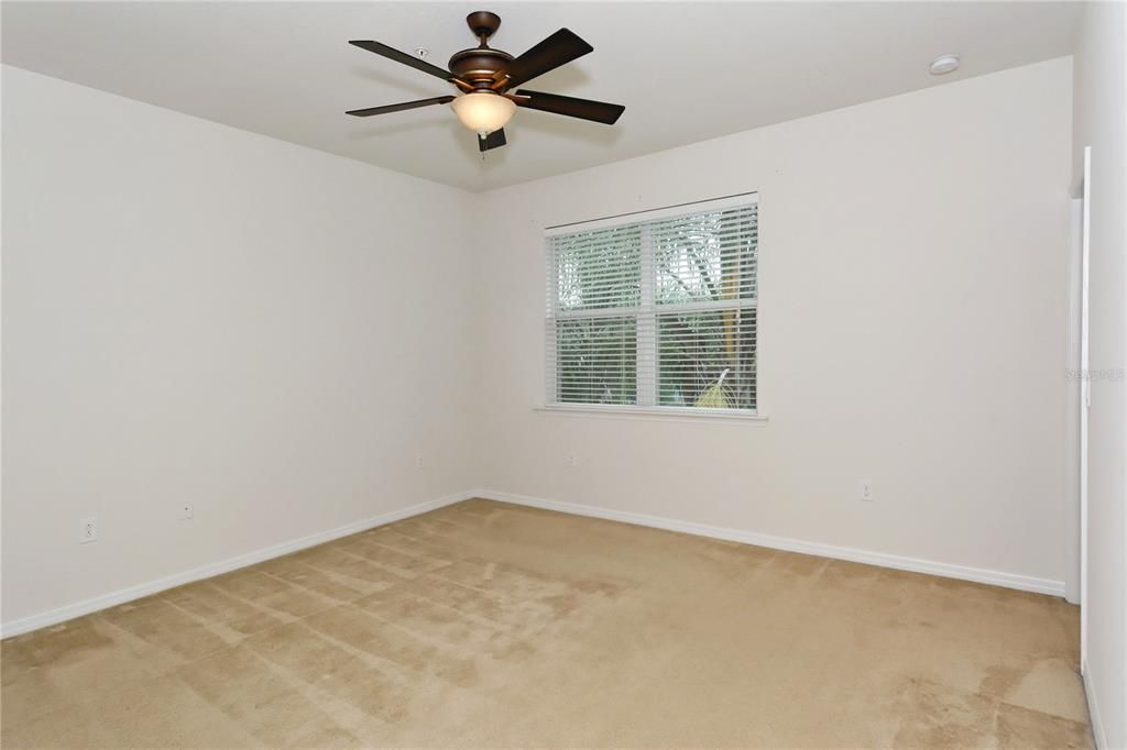 В аренду: $2,250 (3 спален, 2 ванн, 1776 Квадратных фут)