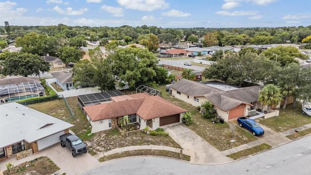 Active With Contract: $299,900 (2 beds, 2 baths, 1280 Square Feet)