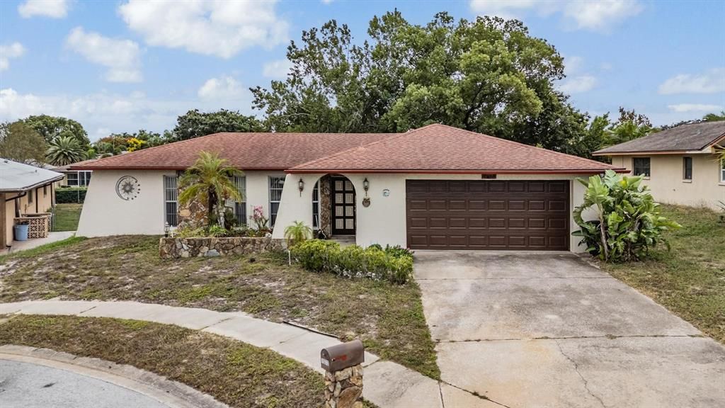 Active With Contract: $299,900 (2 beds, 2 baths, 1280 Square Feet)