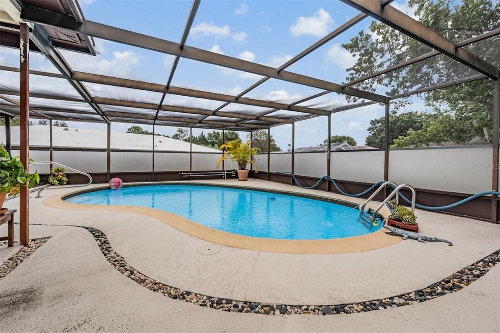 Active With Contract: $299,900 (2 beds, 2 baths, 1280 Square Feet)