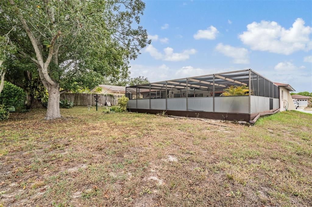 Active With Contract: $299,900 (2 beds, 2 baths, 1280 Square Feet)