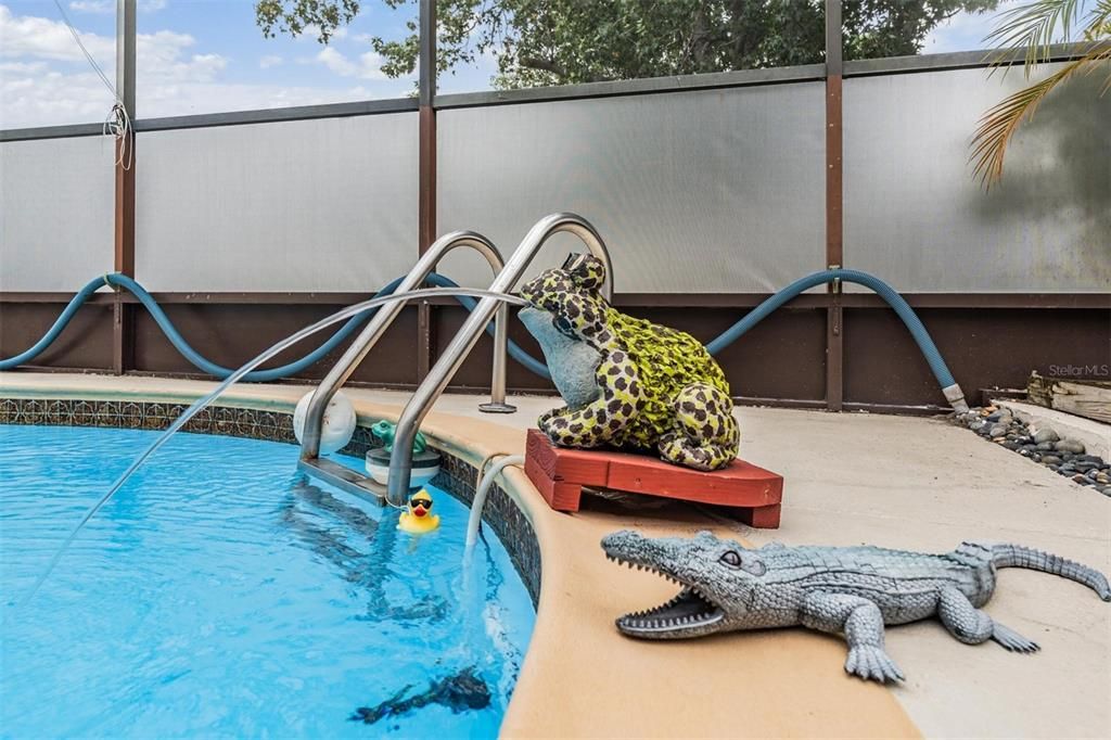 Active With Contract: $299,900 (2 beds, 2 baths, 1280 Square Feet)