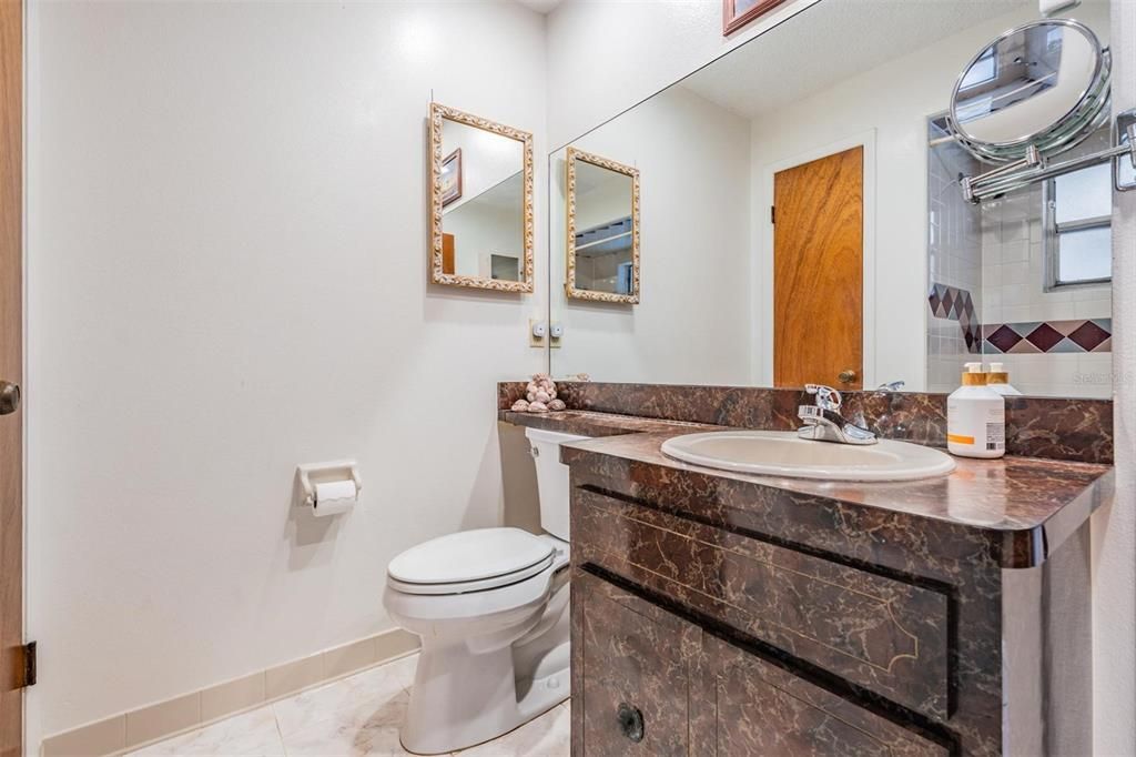 Active With Contract: $299,900 (2 beds, 2 baths, 1280 Square Feet)