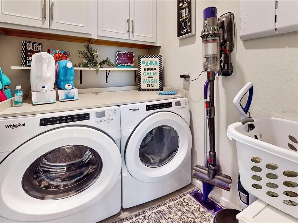 Под контрактом: $435,000 (2 спален, 2 ванн, 1405 Квадратных фут)