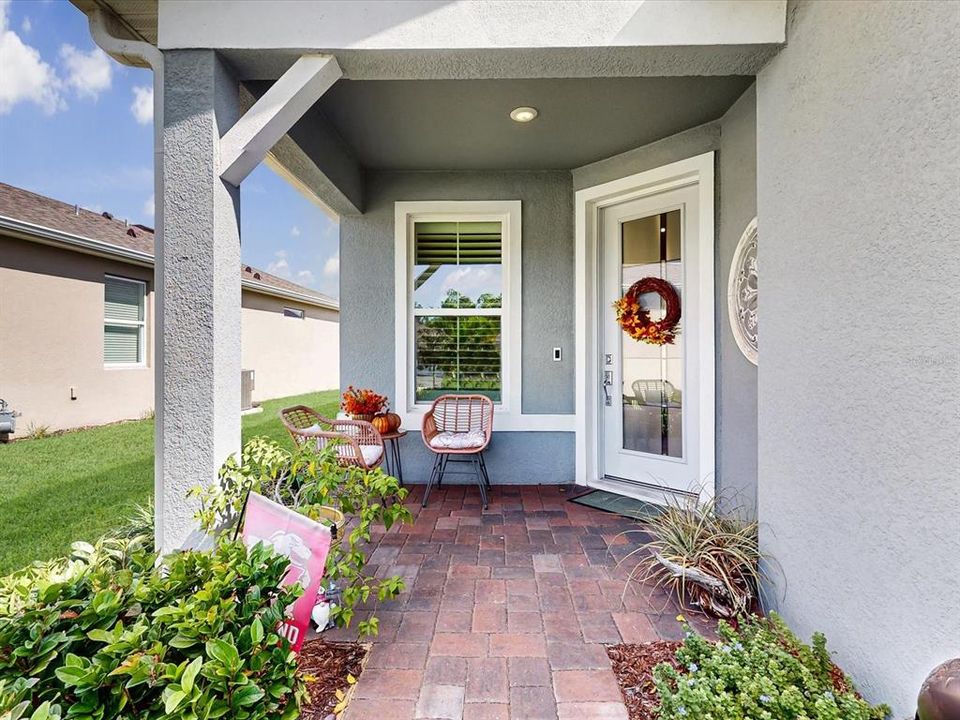 Под контрактом: $435,000 (2 спален, 2 ванн, 1405 Квадратных фут)