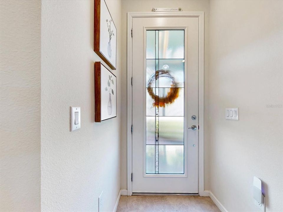 Под контрактом: $435,000 (2 спален, 2 ванн, 1405 Квадратных фут)